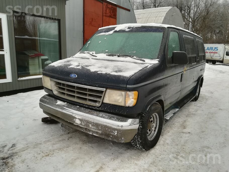 Ģimenes buss Ford Econoline oriģināls - "jmc Magnum" ar 5 litru V8 dzinēju.