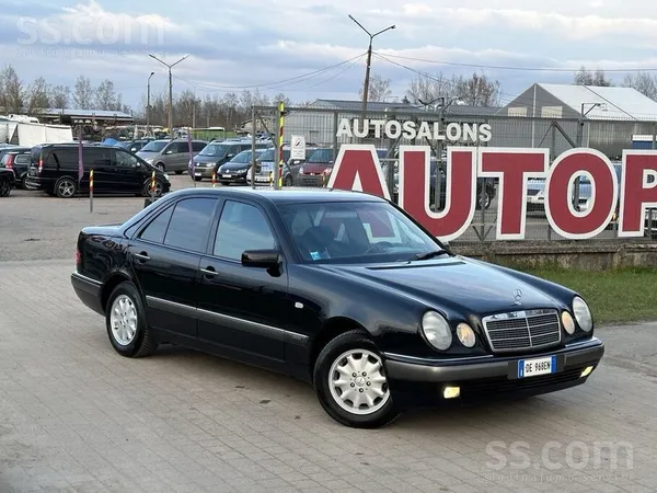 Mercedes Pārdots dzīvs E200 Mb, no Itālijas, kā jauns, ar m