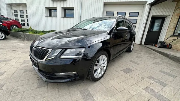 Skoda Pilna servisa vēsture. 