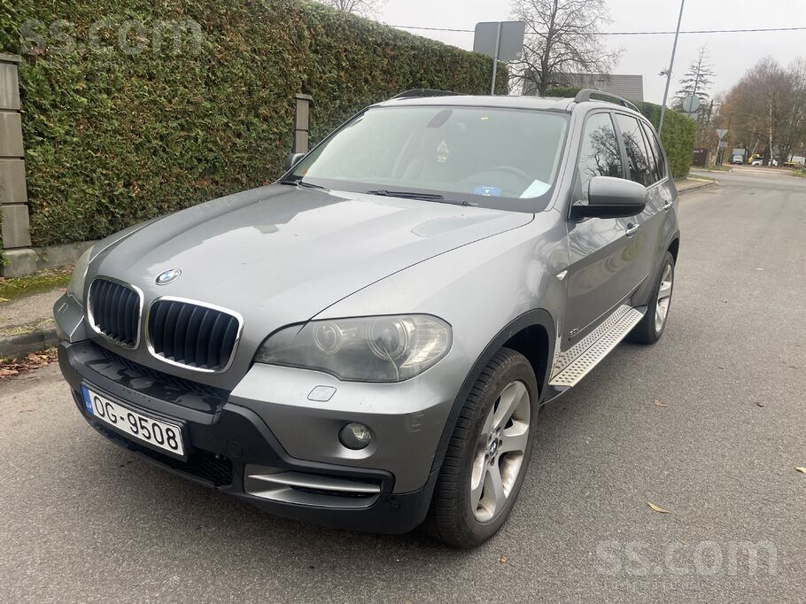 BMW Bmw X5 E70 ar 3, 0 dīzeļdzinēju un automātisko ātr