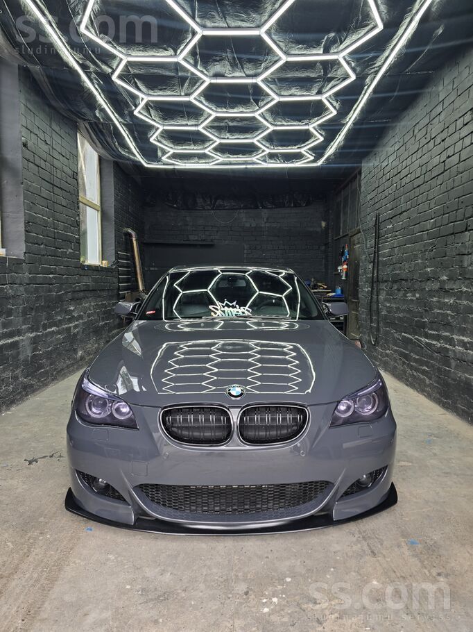 BMW e60 545i N62B44 245kW 333hp ar 6ātrumu mehānisko ātrumkārbu. Krāsa Dravi