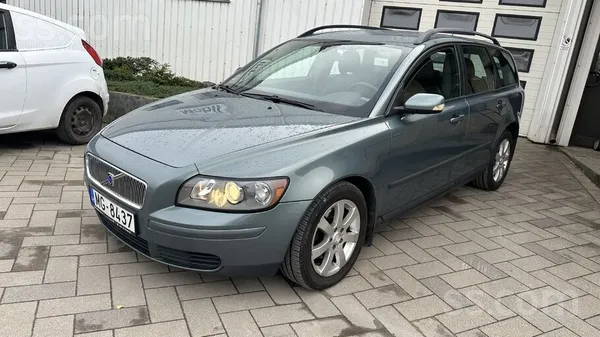 Volvo Ādas salons , nerūsējis. Riepas jaunas. 