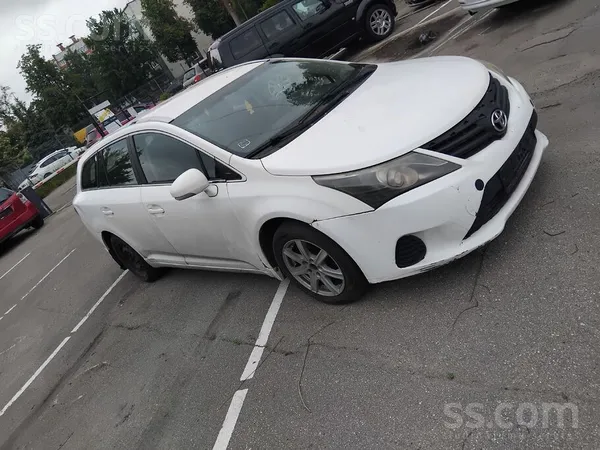 Toyota Продается Toyota Avensis 2013 г. 1.6 Бензин/газ. 9