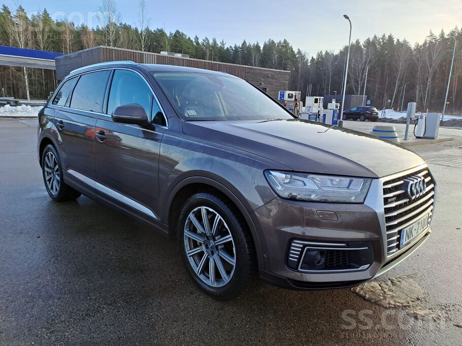 Audi Uzņēmums pārdod E-tron Plug-In-Hybrid Quattro 3.0T