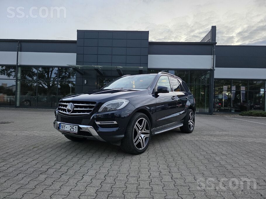 Mercedes Jauna Ta-Izieta bez aizrādījumiem.