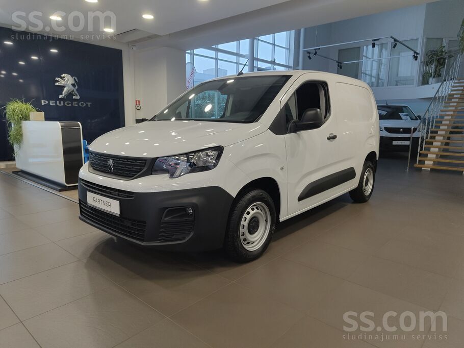 Oficiālais dīleris Amserv Krasta pārdod pieklājīgi aprīkotu Partner L1 2.0t