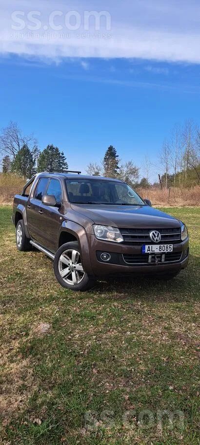 Uzņēmums pārdod Amaroks 4x4, 120 kw, sakabes āķis, pilna masa 2820 kg, vietā