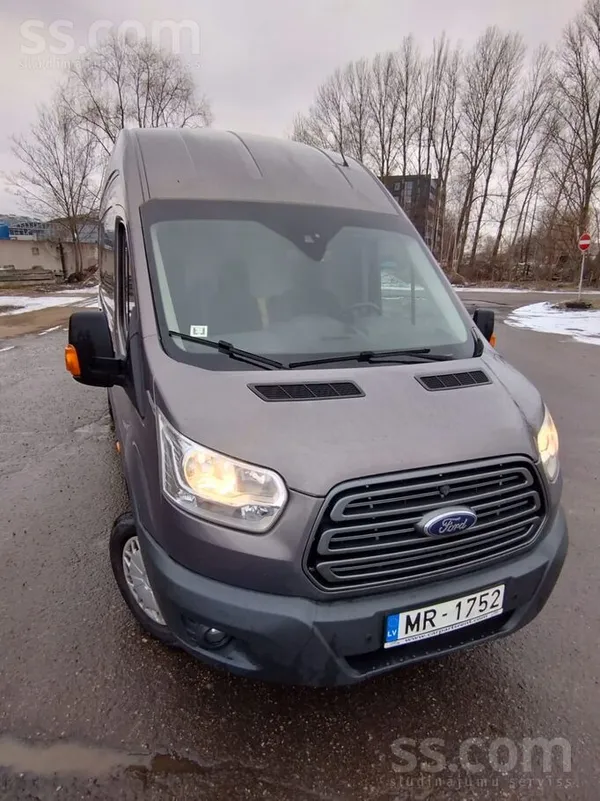 Ford Uzņēmums pārdod savu Ford Transit L4H3, uzturētu b