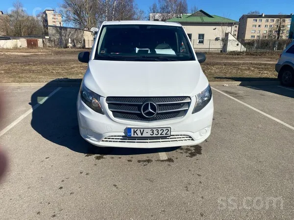 Mercedes Фирма продаёт грузовой микроавтобус. Обслуживается