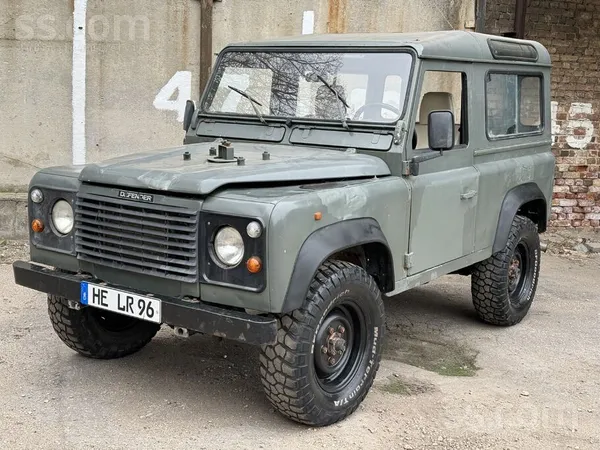 Land-rover Land Rover Defender 90 2, 5 tdi 83kw 111zs. (300ta