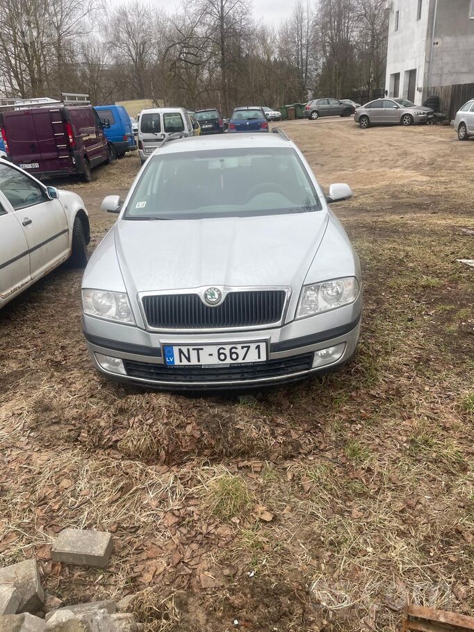 Skoda A/m braukšanas kārtībā, nav izrūsējusi, iespējama 