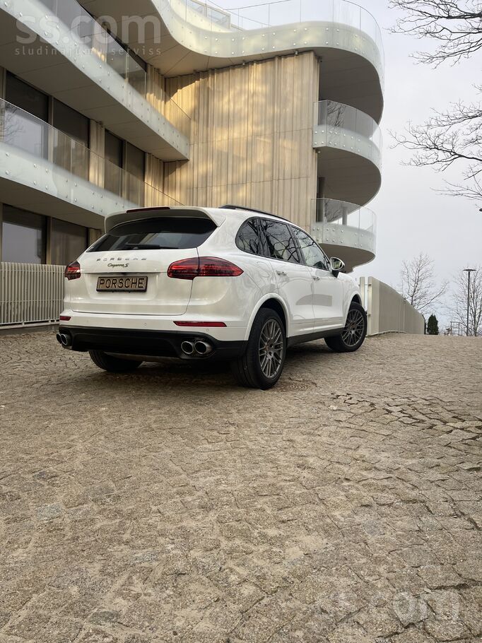 Porsche Cayenne S E-Hybrid Platinum Edition Pilnība katrā detaļā
Vai mek