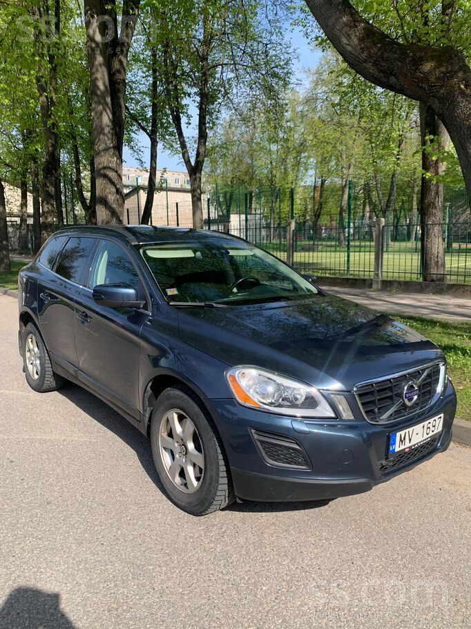 Volvo Volvo Xc60 D5 Awd 151kw . Автомобиль обслужен, доп