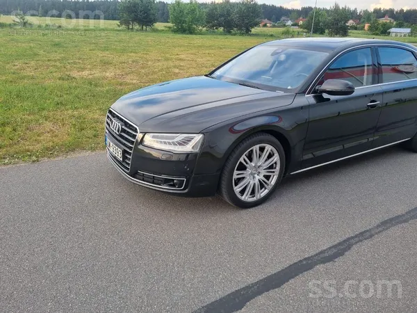 Audi Audi A8Long . Auto iegādāts Vācijā kā audi rūpnīca