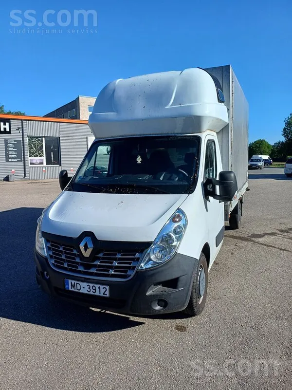 Renault Pārdodu Renault Master ar tentu un guļvietu. Krava