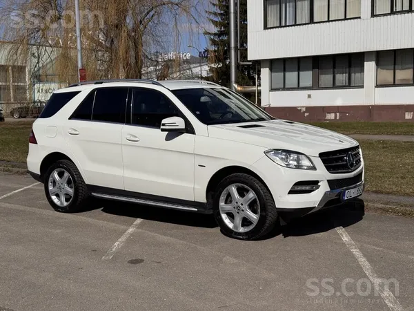 Mercedes Pārdodu Mercedes-Benz Ml250 Bluetec 4Matic (2012)