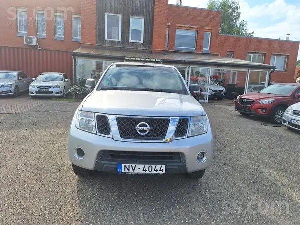 Nissan navara 140 kw. Darba mašīna. 2 atslēgas. Jauna apskate. Jaunas M+S ri