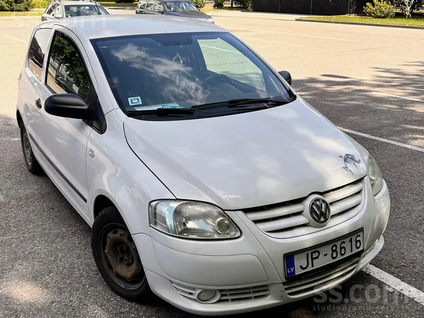 Volkswagen Pārdodas mazais, žiperīgs un ekonomisks auto. Tehn