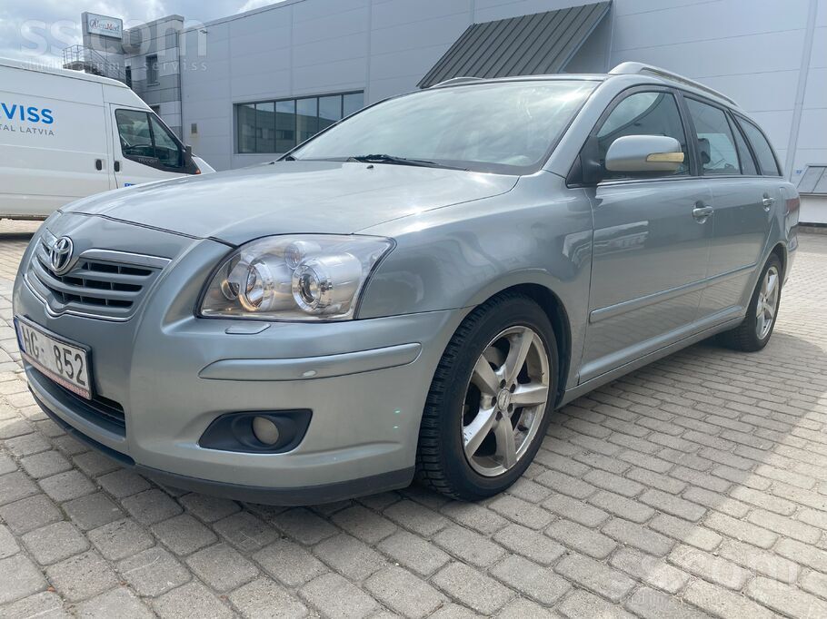 Toyota Avensis - ar benzīna dzinēju. Cena jau ir supper z