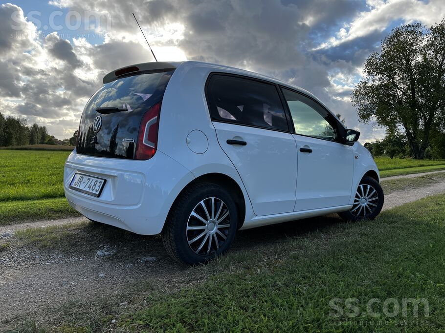 Uzticams, ekonomisks un dinamisks auto. Sēdies un brauc, ieguldījumus nepras