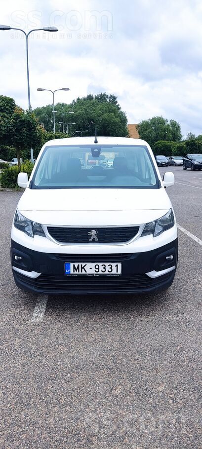 Tirgo uzņēmums.
Cena: 7 700 Euro + Pvn
Peugeot Rifter pasažieru versija a
