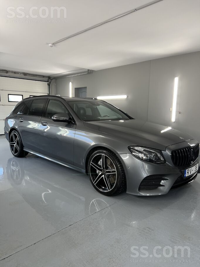 Mercedes Pārdodu vai mainu ļoti smuku un kārtīgu 2017.g MB 