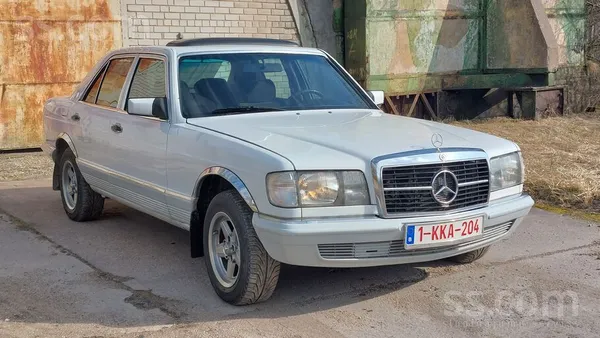 Mercedes Mersedess ļoti labā stāvoklī, nekur nav rūsas, bra