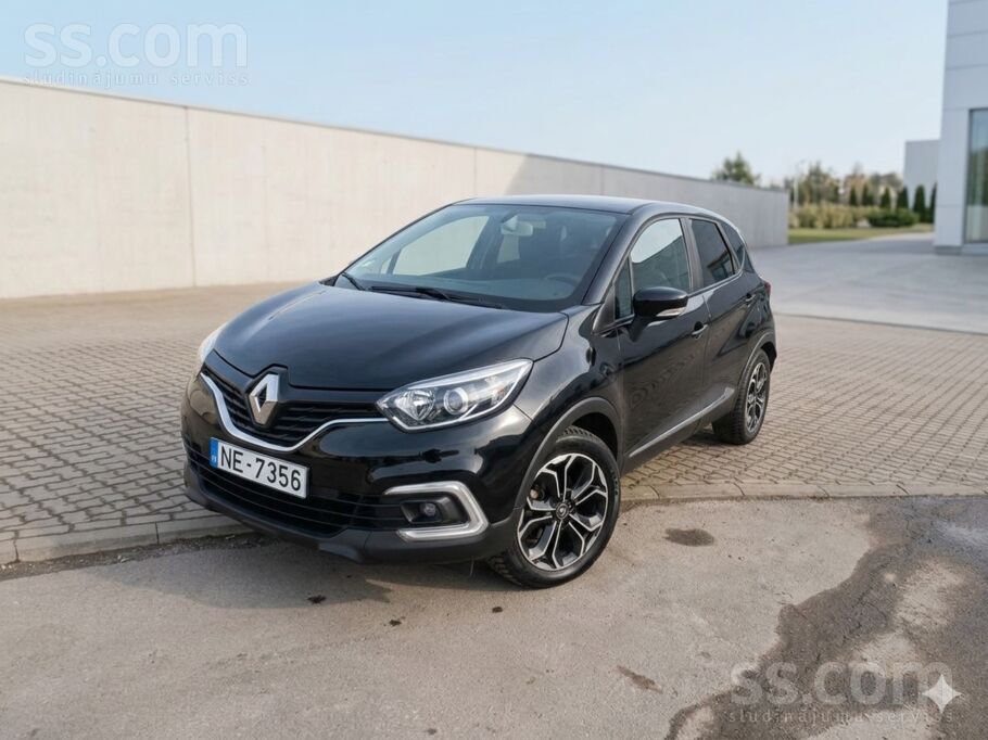 Продаю Renault Captur черный. Машина в идеальном состоянии. Вторые шины в по
