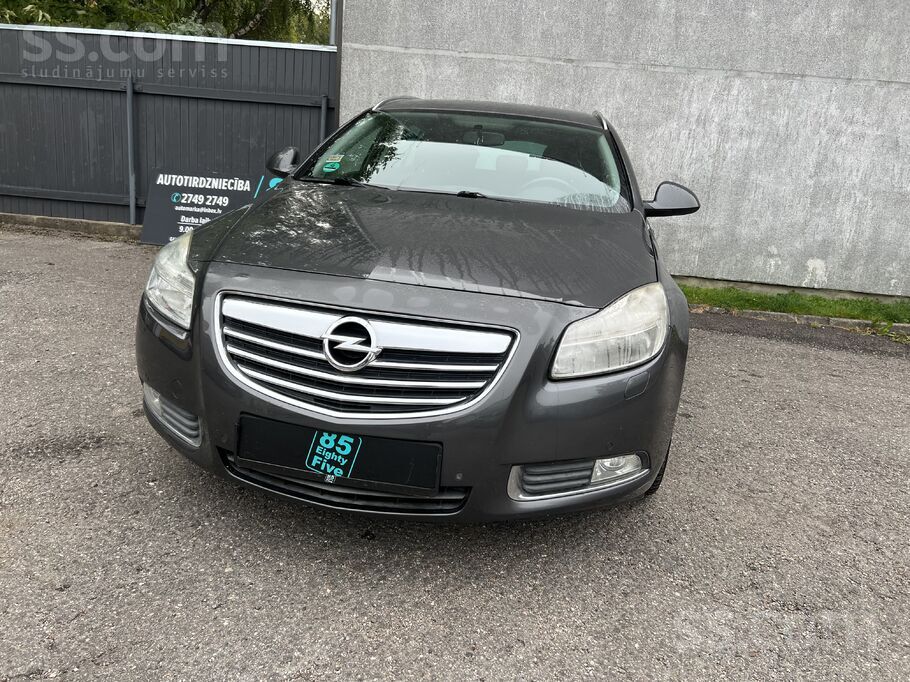 Opel Insignia 2.0D 118Kw
- Edition 150
- Ziemas riepas 17" / Vasaras riepa