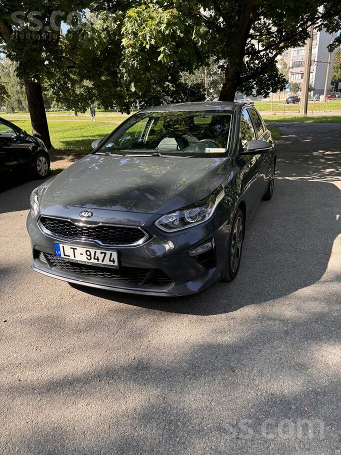 Kia Ceed 1.4 бензин 140 л. с. Ex Navi, куплена новой в Латвии в декабре 2018