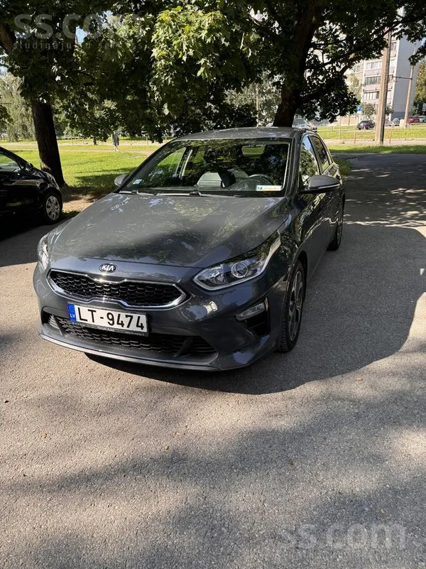 KIA Kia Ceed 1.4 бензин 140 л. с. Ex Navi, куплена нов