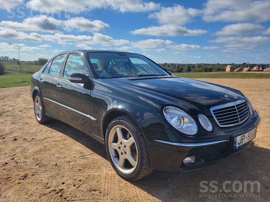 Mercedes Mersis ar 4matic (pilnpiedziņa). E350 benzīns 200k