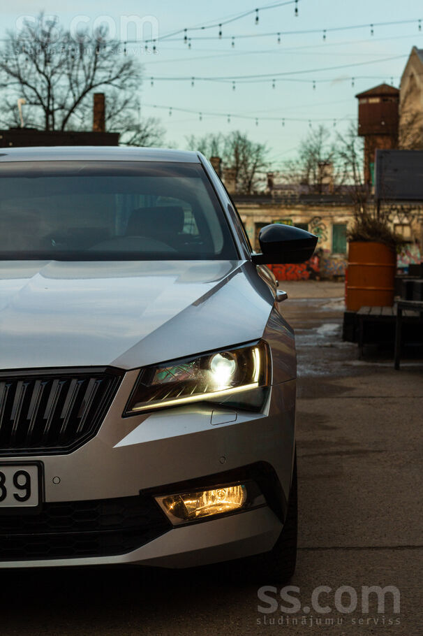 Skoda Superb 1.6 Tdi, jauna skate uz 2 gadiem. automātiskā pārnesumkārba. Ek