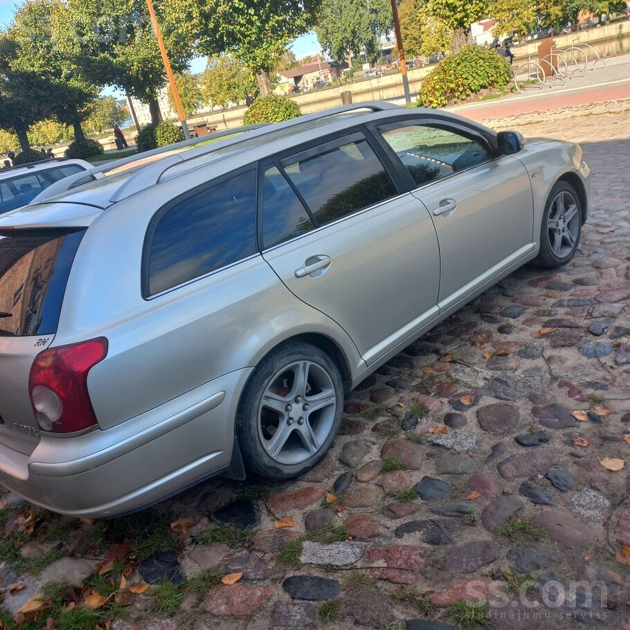 Toyota Visi jautājumi pa telefonu.