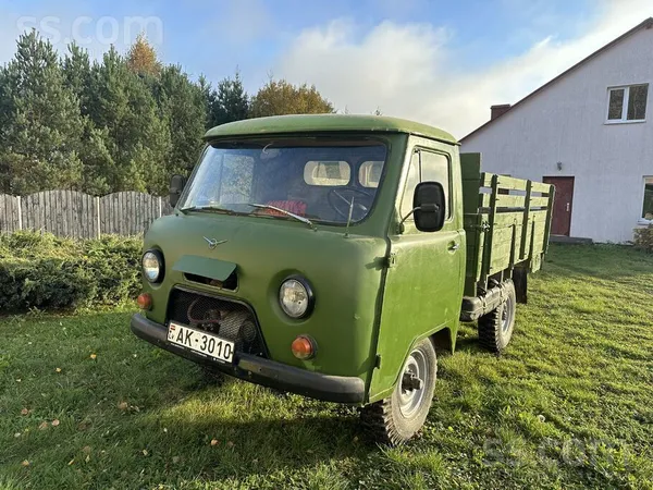 Uaz Braucamā stāvoklī+rezerves daļas, ar dokumentiem u