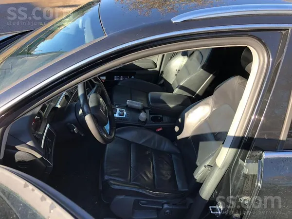 Audi Авто в хорошем ухоженном состоянии пробег 260000км