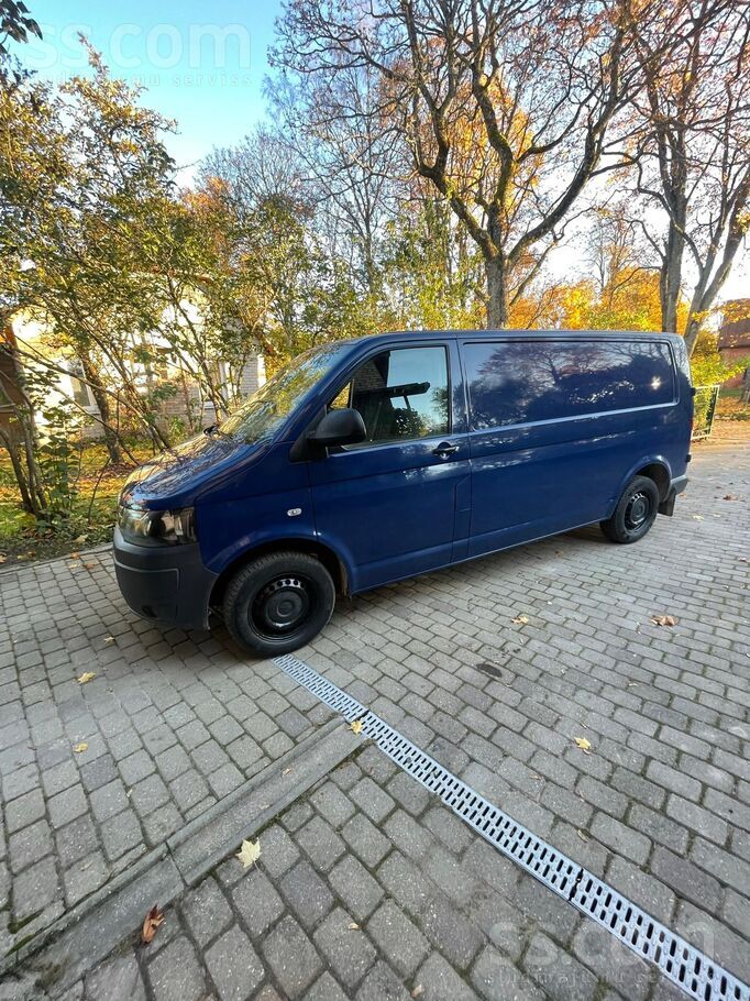 Volkswagen Pārdod busu ar 3 vietām, uzturēts labā stāvoklī. G