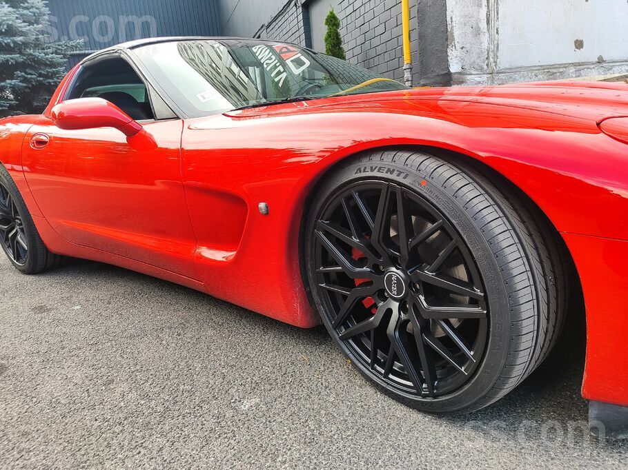 Chevrolet Skaista C5 Corvette. No 2004 gada bijis viens īpaš