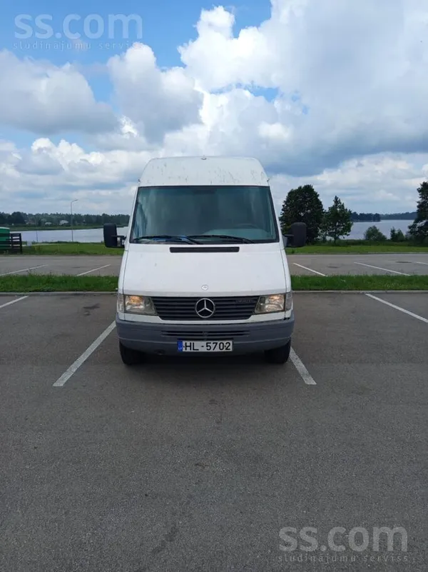 Mercedes Jauna apskate uz gadu. Vecais, garais mersis, krav