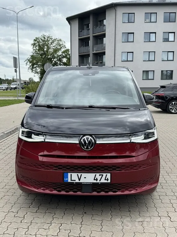 Volkswagen T7, garā bāze. Vasaras riepas ar 18'' melniem vieg