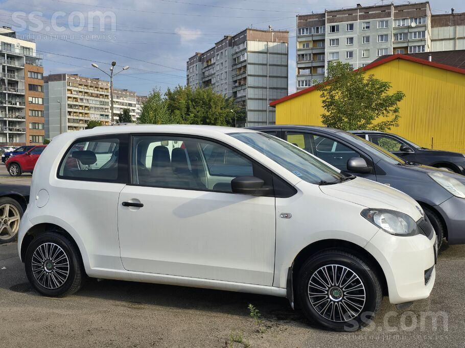 Skoda-Citigo-2015G. Labs pilsētas auto maksimāli vienkāršs. Ekonomisks visās