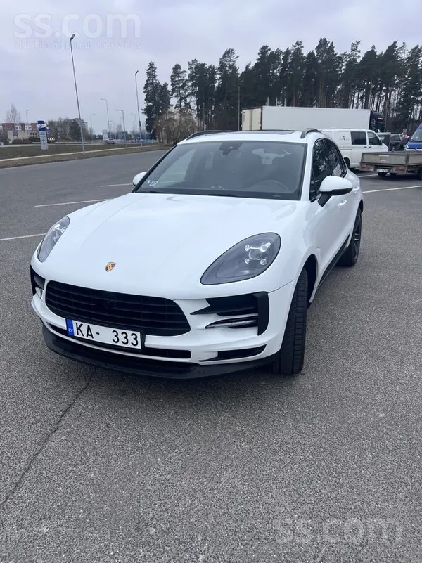 Porsche Tiek tirgots Porsche Macan ar 2.0 benzīna dzinēju.