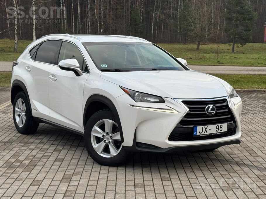 Lexus Nh300H S-style komplektācija, Orģināls nobraukums. Sakarā ar jauna aut