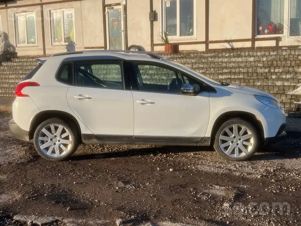 Peugeot Jauna automašīna. Peugeot 2008, Allure Hibrīds. Ga
