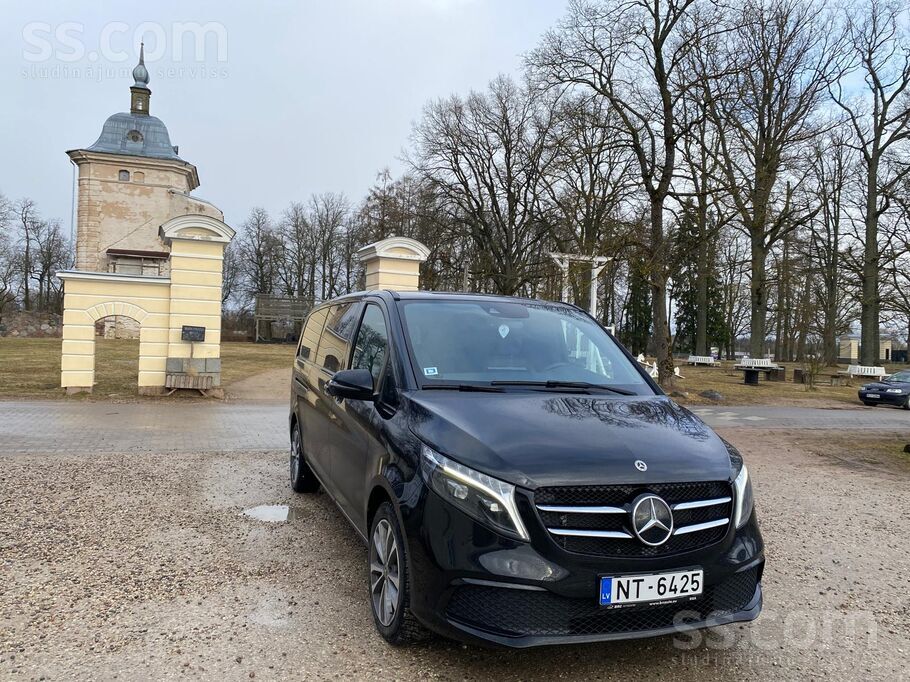 Pārdodu extra long V clas, ādas salons, galdiņš, kondicionieris, abās pusēs