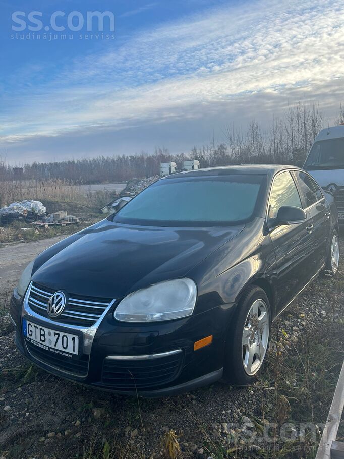 Volkswagen Pārdodu rezerves daļās ejošu ar 