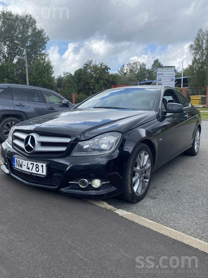 Mercedes Pārdodu savu mercedesu c- klasse, kupeju, 220 dīze