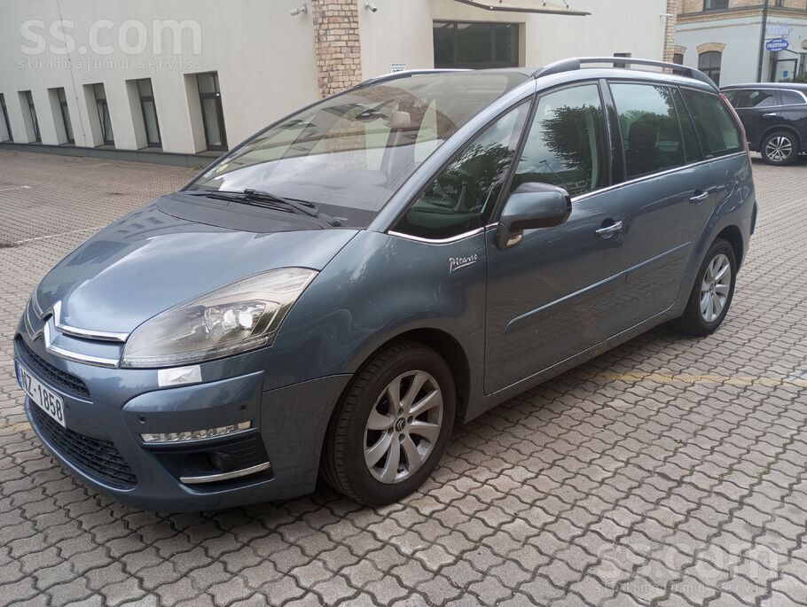 Продам машину
Экономичная расход топлива около 6 литров
7 мест