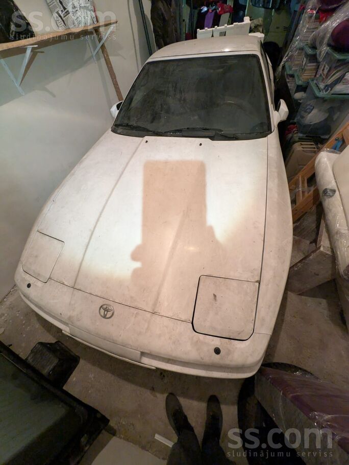 Машина хранилась в гараже последние 7 лет , состояние кузова достойное , ржа