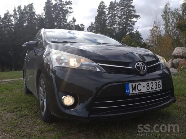 Toyota Toyota Verso 2014 года рождения с маленьким пробег